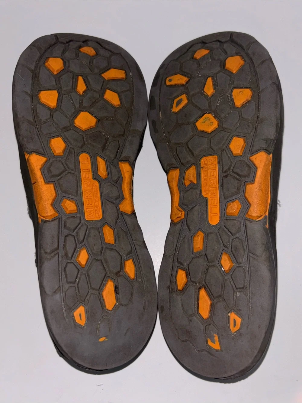 Men's Outdoor Closed-Toe Sandals in Gray and Mustard